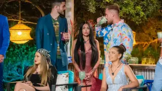 Емили възбуди мъжете в "Ергенът: Любов в рая" в този вид Снимки 18+