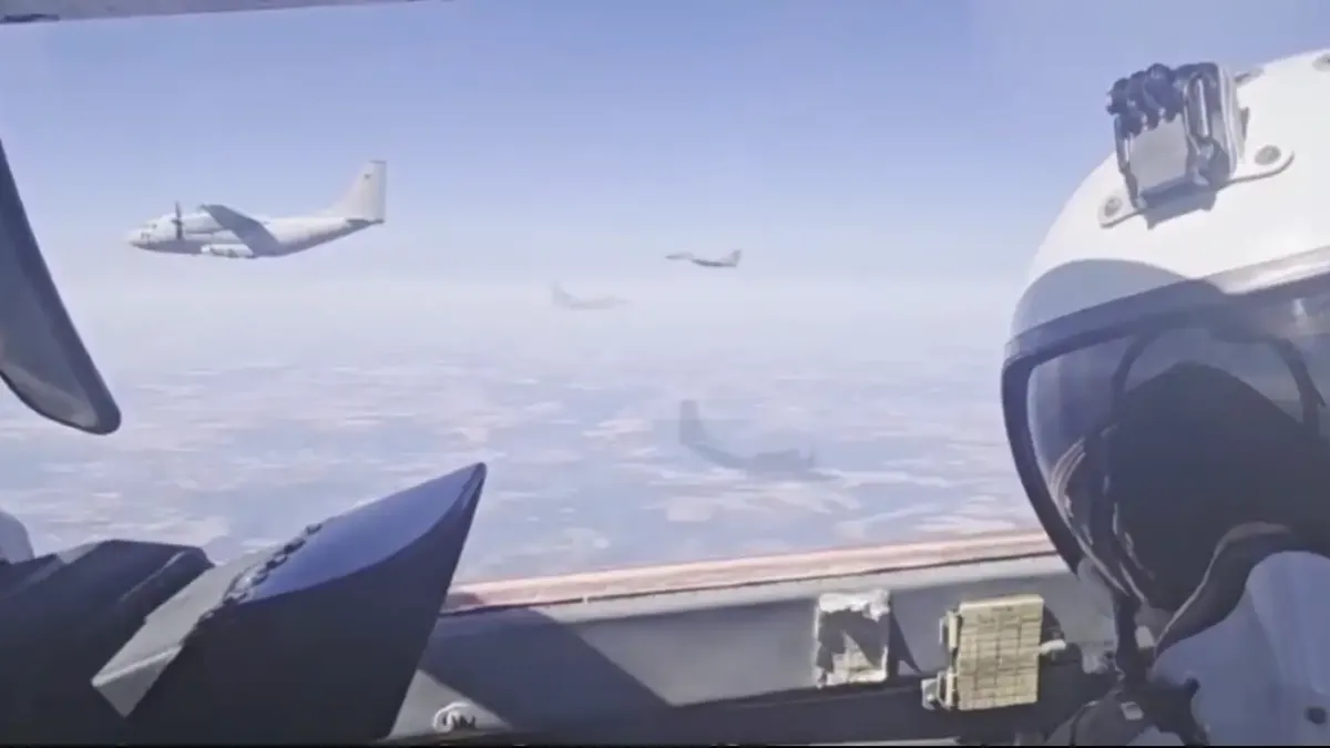 Български МиГ-29 и румънски F-16 прихванаха "самолет - нарушител" в нашето небе Видео