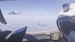 Български МиГ-29 и румънски F-16 прихванаха "самолет - нарушител" в нашето небе Видео