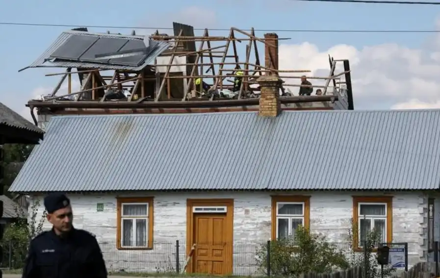 Поразената къща в Полша не е ударена от руски дрон, а от...