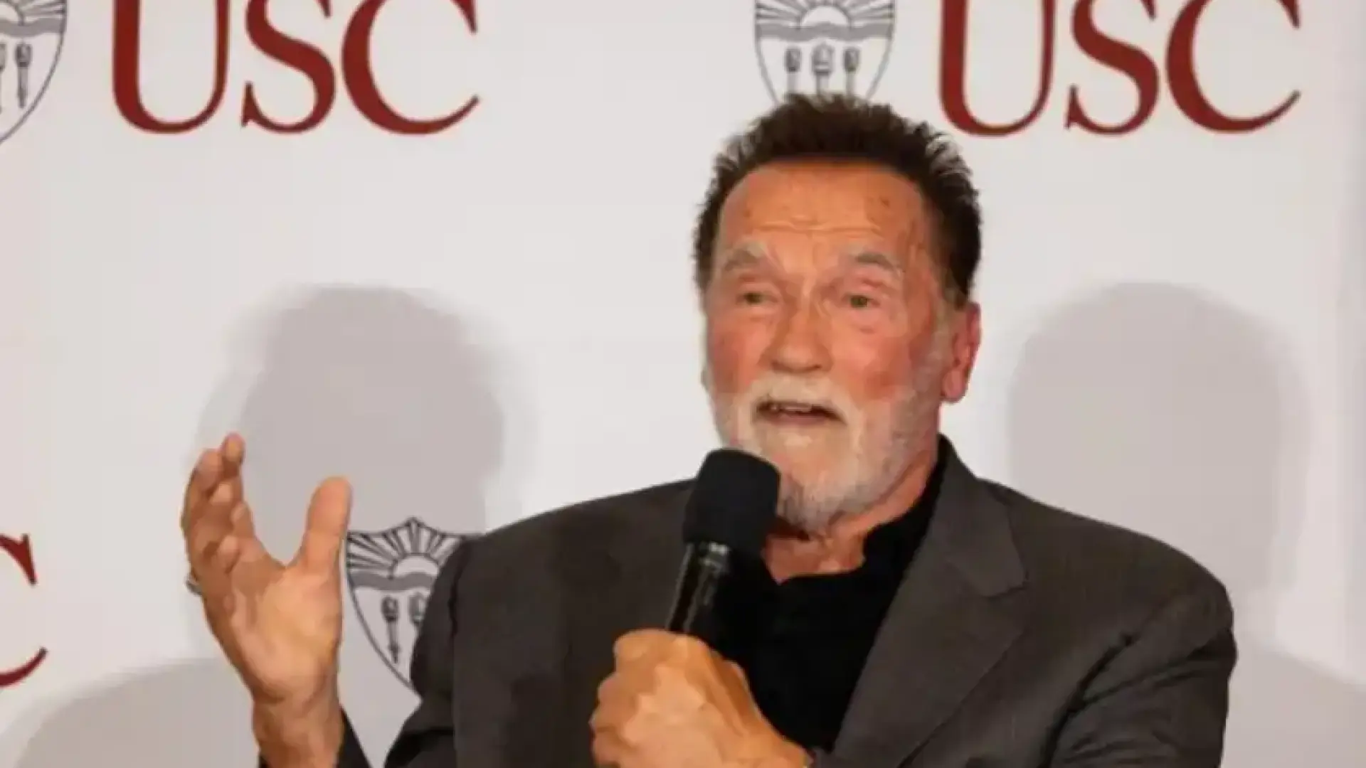 Арнолд Шварценегер се обърна към студентите след смъртта на Чарли Кърк Видео