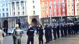 Грозно: ПП-ДБ зоват за окупация на НС, "Възраждане" наля масло в огъня