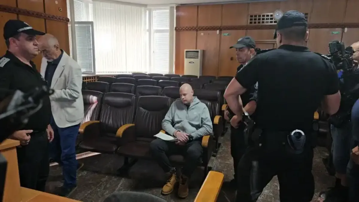 Майката на Митко в инвалидна количка, а Рангел Бизюрев окован в белезници Видео