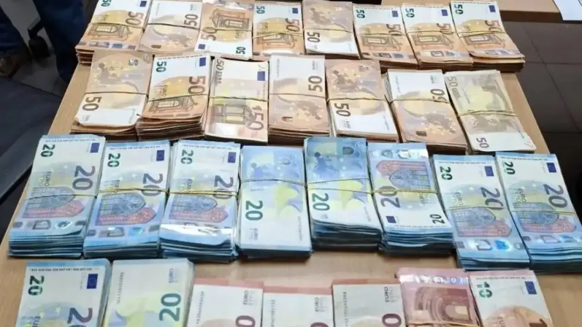 Митничари спипаха 100 000 евро на много тайно място в турски камион