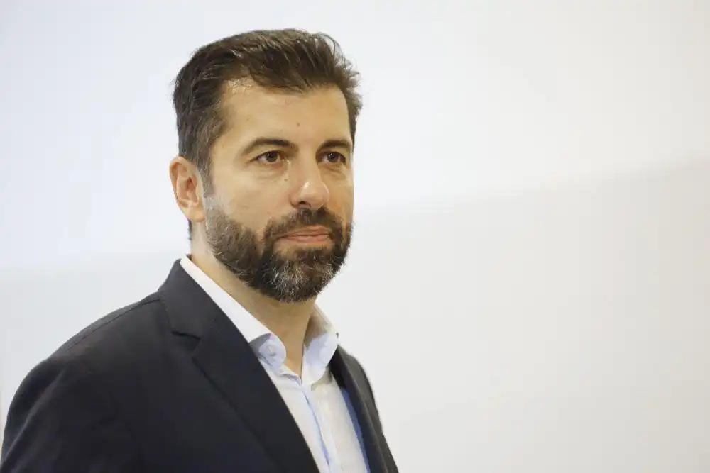 Разкритие: Това е тайната на новата визия на Кирил Петков, копие е на известен диктатор!