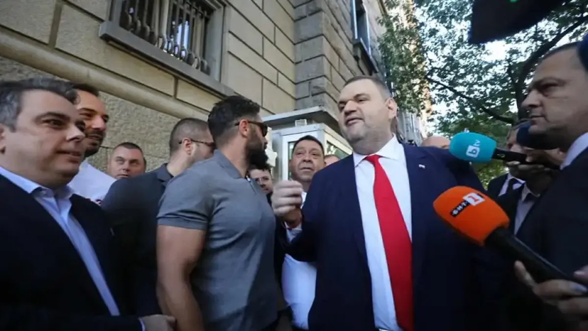 Виктор Блъсков: Риториката на Пеевски му носи повече фенове, отколкото врагове
