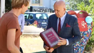 Бившият ректор на УниБИТ Стоян Денчев откри свой паметник Снимки