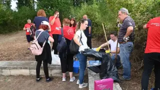 Социалисти от Русе и Разград със съвместна инициатива по почистване на паметника на загиналите ремсисти край с. Бъзън