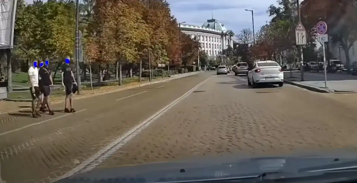 Правила се газят яко в София Видео