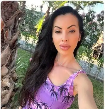 Най-секси учителката се съблече в Поморие Снимка 18+