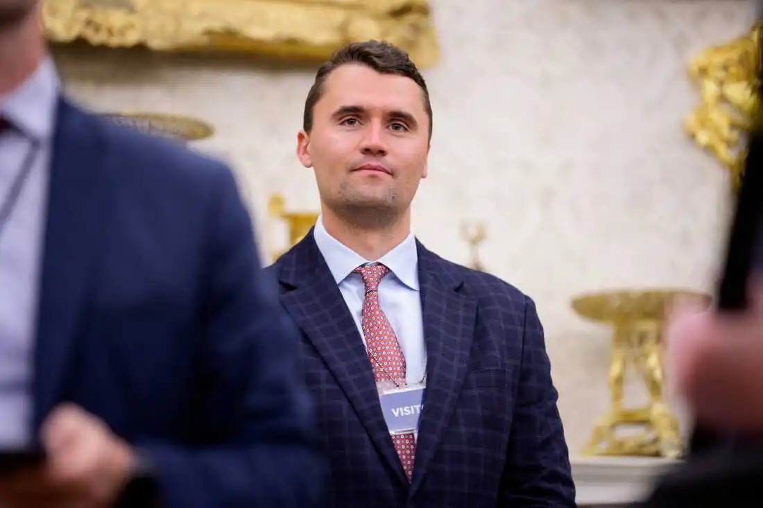 Чарли Кърк с пророчески думи преди убийството си, прави нещо странно минути преди стрелбата!