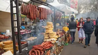 Българите луднаха по кулинарни и алкохолни фестове