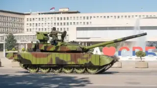 Сърбия показа нов танк М-84АС3 с активна защита на парада в Белград