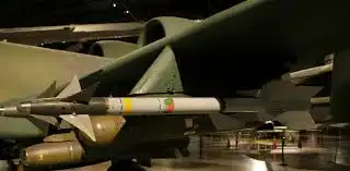 Стари, но сигурни: AIM-9L/M Sidewinder прихващат руските дронове "Шахед" и крилати ракети