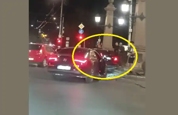 Извънредна ситуация посред нощ в сърцето на София, веднага дойде полиция Снимки