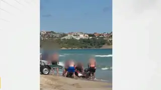 Неочаквана гледка: АТВ заседна на плажа на къмпинг „Смокиня”, причината... Видео