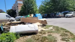 Пловдивчани изхвърлят безплатно стари мебели и уреди само с едно обаждане