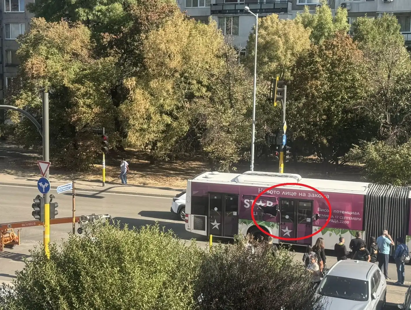 Мистериозен екшън с автобус на градския транспорт в София Снимки