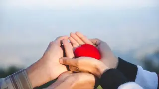 Добрината е жива: Мил жест разчувства пострадала жена в София