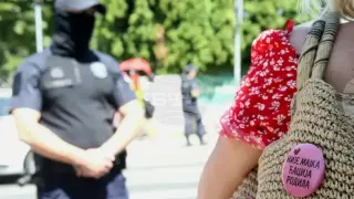 Това е държавен преврат: Димни бомби и жандармерия в сръбски град, на 10 км от България