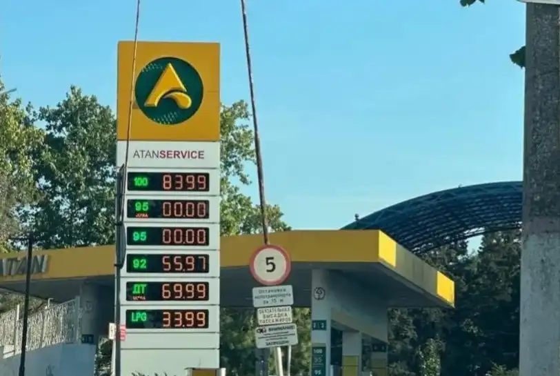 Руското управление доведе до ад с горивата в Крим: Празни бензиностанции в Севастопол и Симферопол Видеа