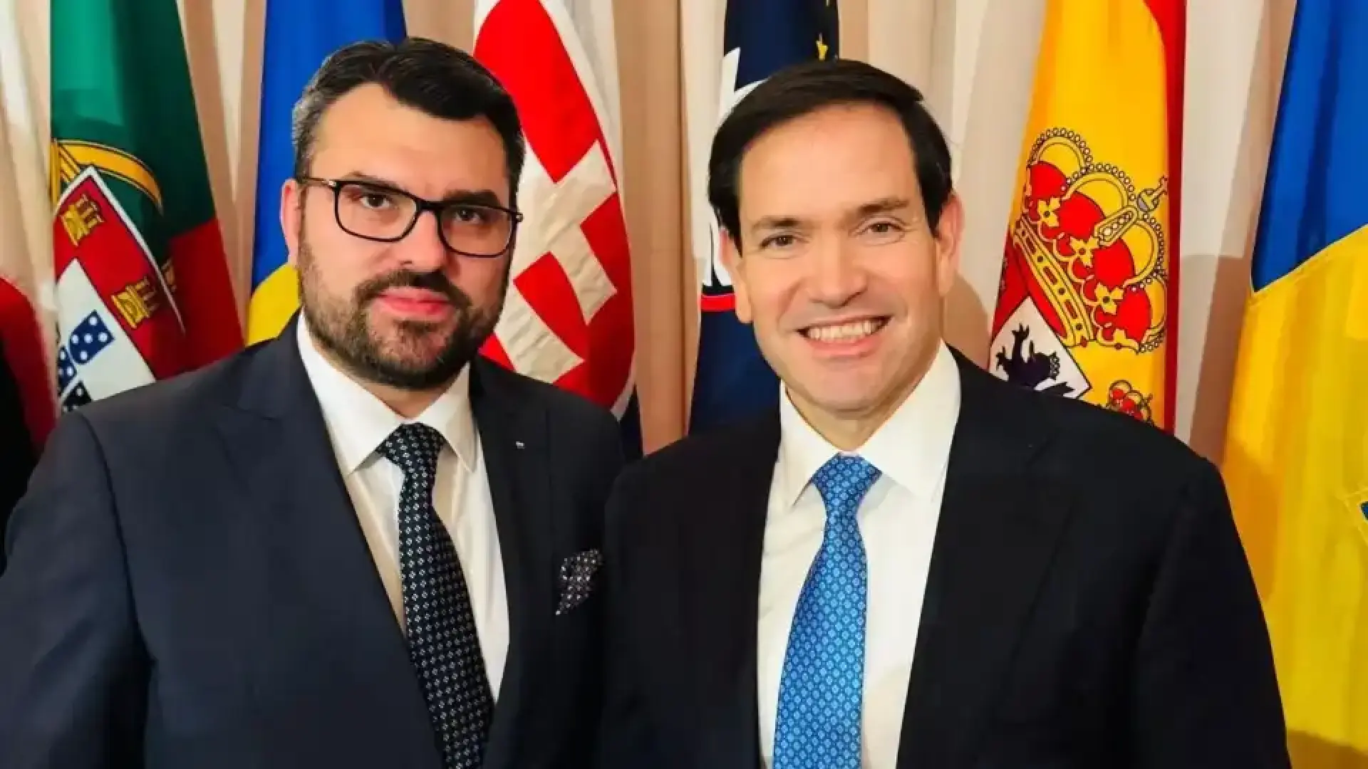 Външният ни министър разговаря със своя колега от САЩ