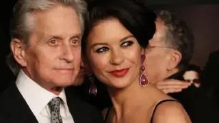 Развод? Катрин Зита-Джоунс отсвири Майкъл Дъглас