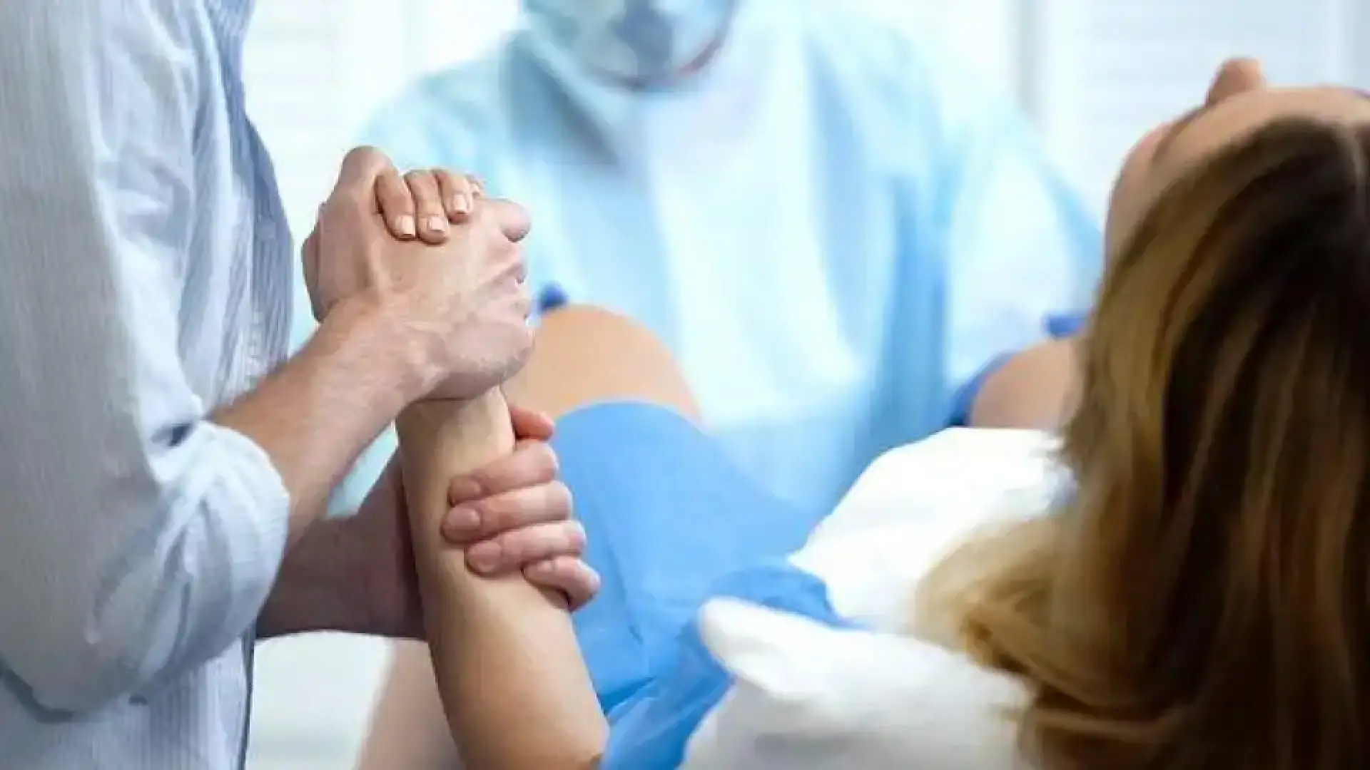 Млада жена роди близнаци, а 6 седмици по-късно лекарите ѝ съобщиха най-страшното