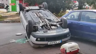 Зрелищна катастрофа събра погледите в Русе, котка хвърчи при удара Видео