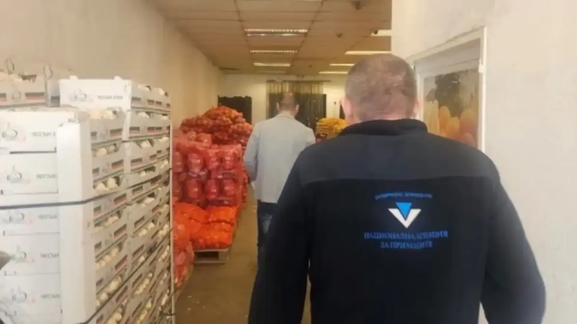 Мегаакция на НАП: Данъчни душат в складове и борси из цялата страна