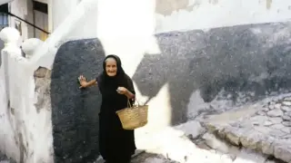 На 100 км от София дрехите на покойника се подаряват, пазят или изгарят: ето какво повелява традицията