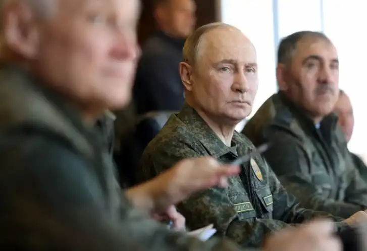 Politico: Путин повишава данъците, за да финансира войната в Украйна