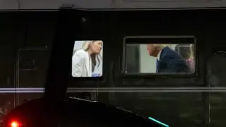 Разкриха какво си казаха Доналд и Мелания Тръмп в нашумял клип от хеликоптера