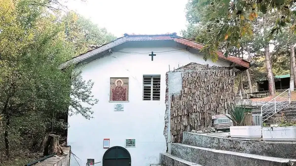 Чудо с 5-г. момченце на свято аязмо край Тракиец, преспа в параклис и...