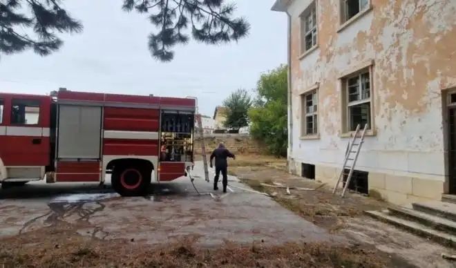 Докъде стигнахме! Деца подпалиха сграда на училище в наше село