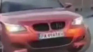 Скандално: Джигит дрифти посред бял ден в центъра на Панагюрище Видео