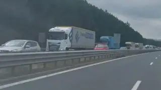 Нов ад на АМ "Тракия", автомобилите не мърдат 10 мин.