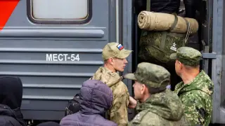 Русия стяга редиците, призова 135 000 новобранци