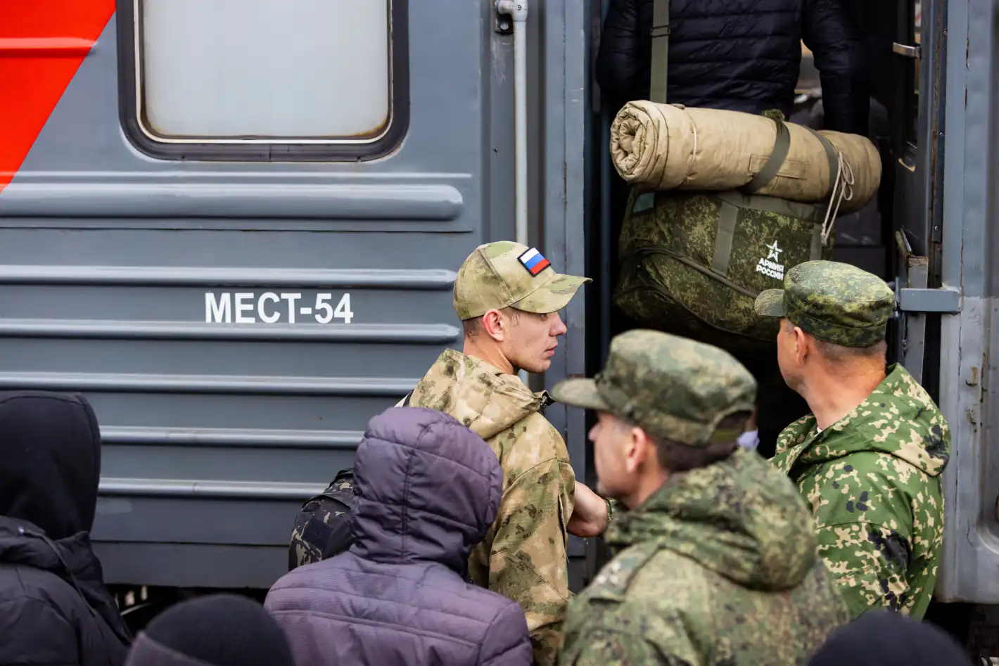 Русия стяга редиците, призова 135 000 новобранци