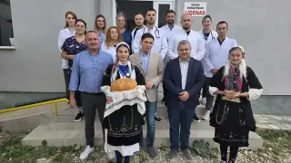 Лекари от България преглеждат безплатно наши сънародници в Мала Преспа, Албания