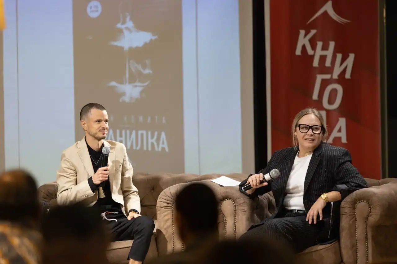 Иван Комита представи Ахимса с оръжие и молитви на сцена