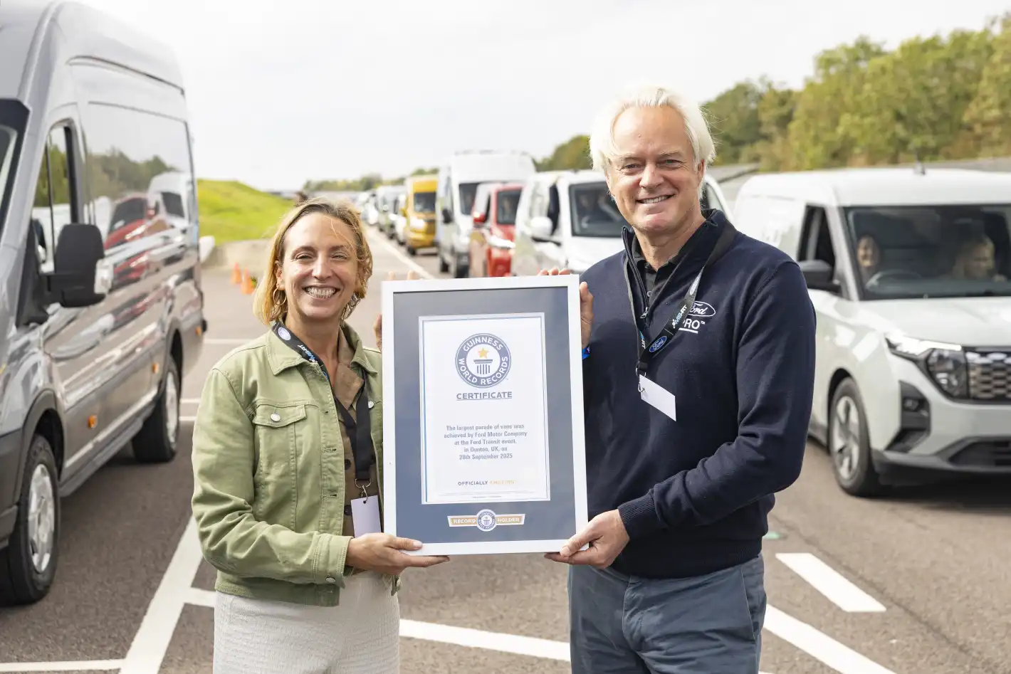 Легендарният Ford Transit постави рекорд на GUINNESS WORLD RECORDS™