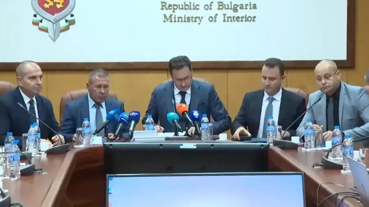 Митов на спешна среща с министри: Преглеждаме готовността ни за действие в подобни ситуации