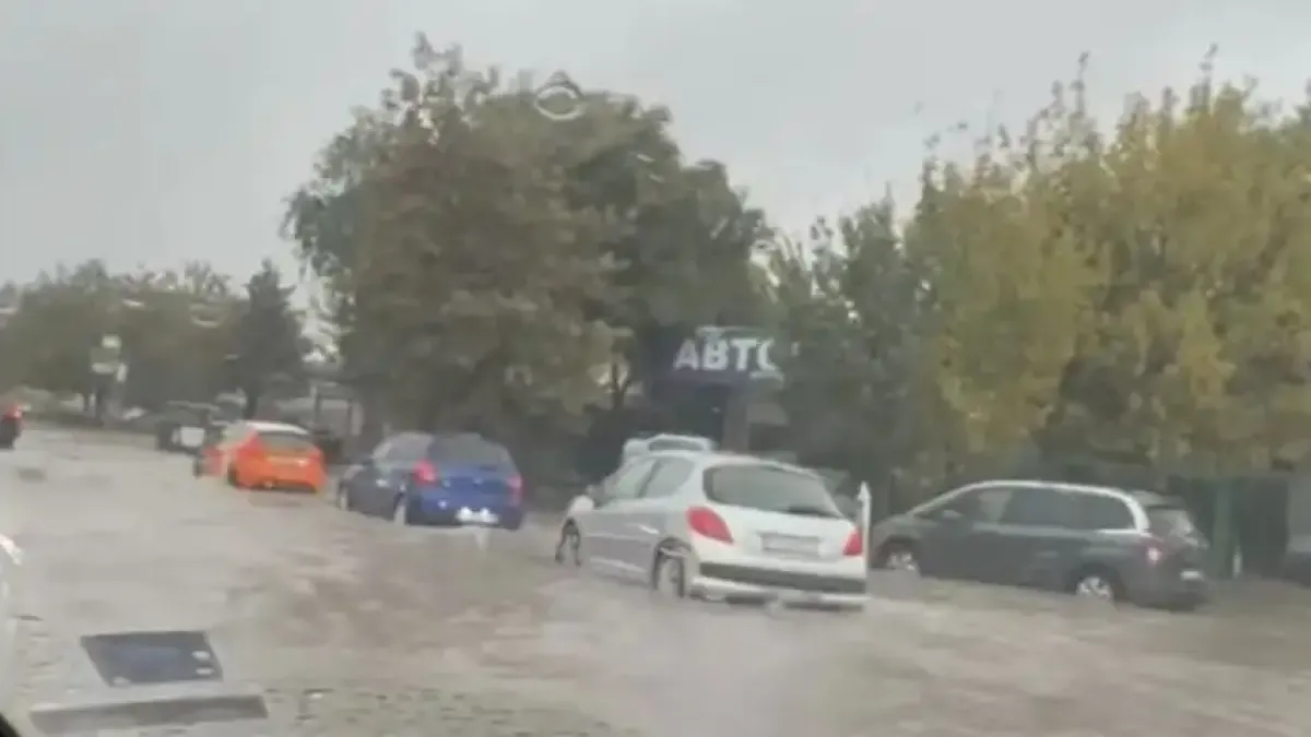 Потоп в Пловдив, има много закъсали коли, страшно е Видео/снимки