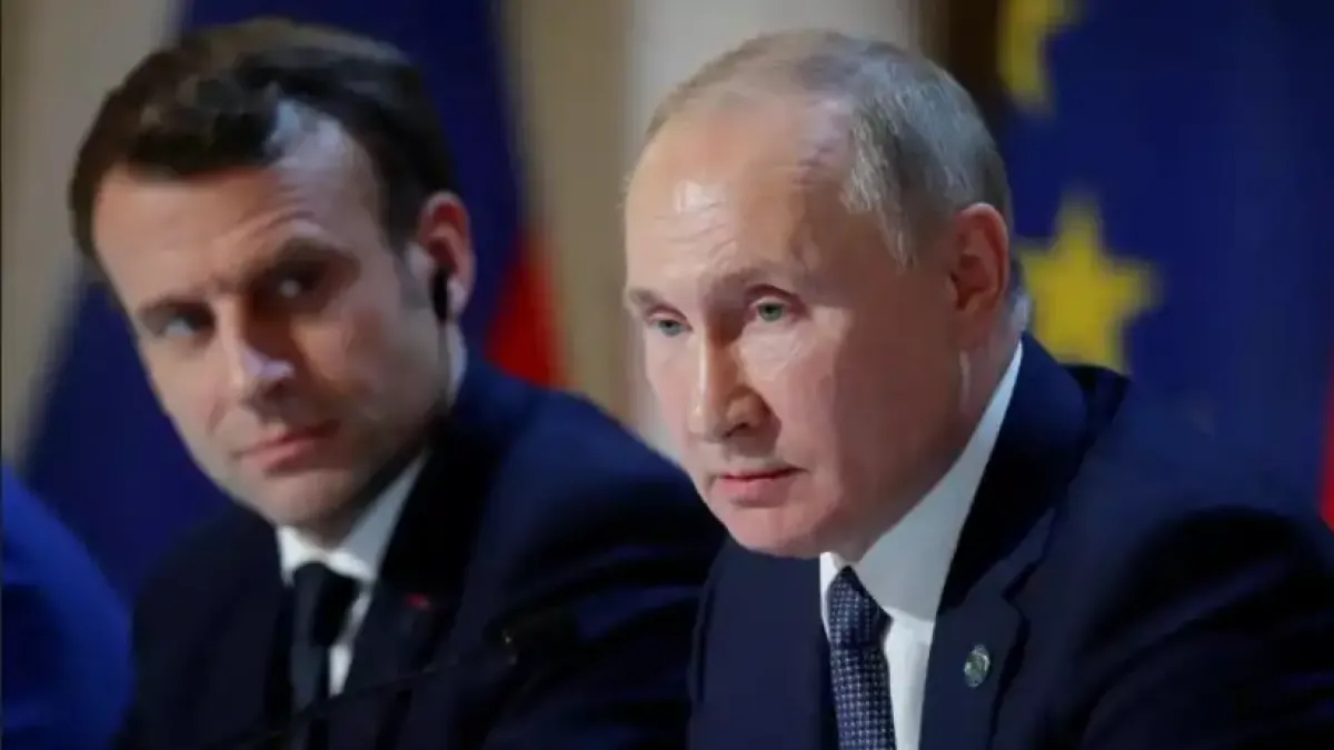 Словесна престрелка между Макрон и Путин заради руския "призрачен флот"