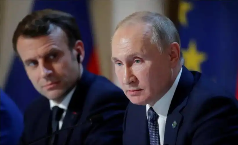 Словесна престрелка между Макрон и Путин заради руския "призрачен флот"