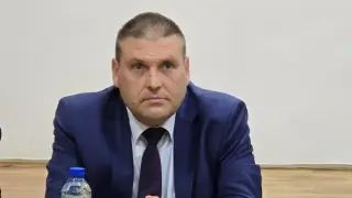 "Бомба в колата": Валят смъртни заплахи към кмета на Плевен