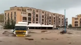 Ужасът в Елените няма край! Евакуират всички наред в очакване на нов потоп