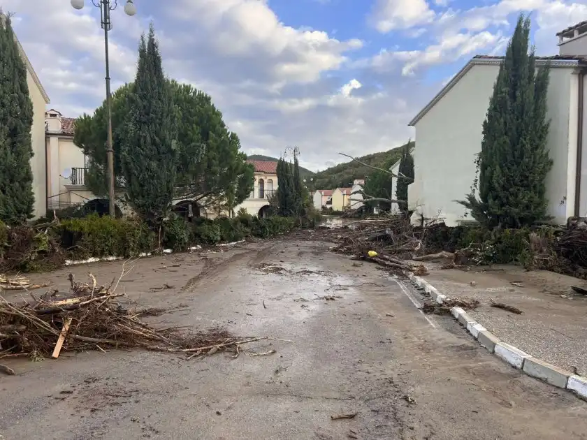 След погрома на морето: Задава се нов кошмар, собствениците на нокти
