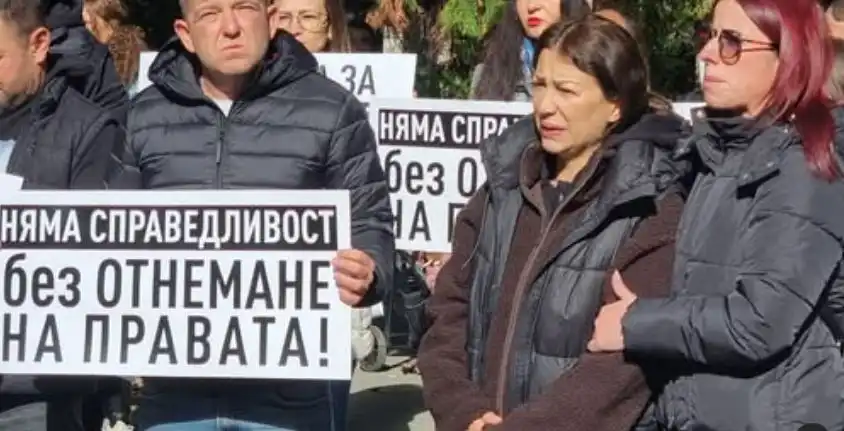 Протест и полиция в Пловдив: 6 месеца от смъртта на Ангел в дентална клиника